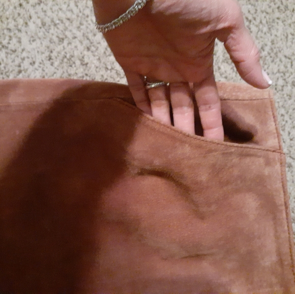 Camel tan suade skirt - Picture 4 of 4
